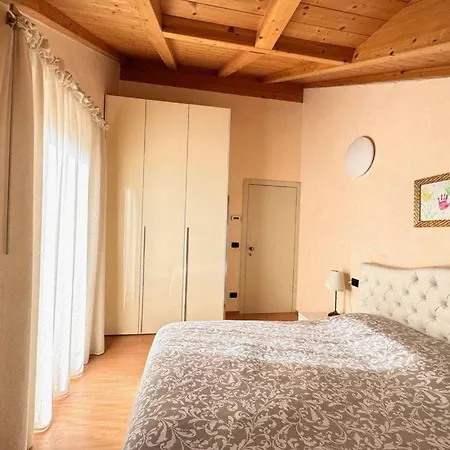 Chalet Allegra Red Batzen *