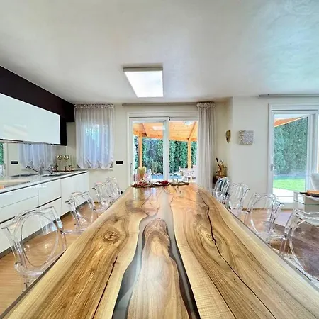 Chalet Allegra Red Batzen *